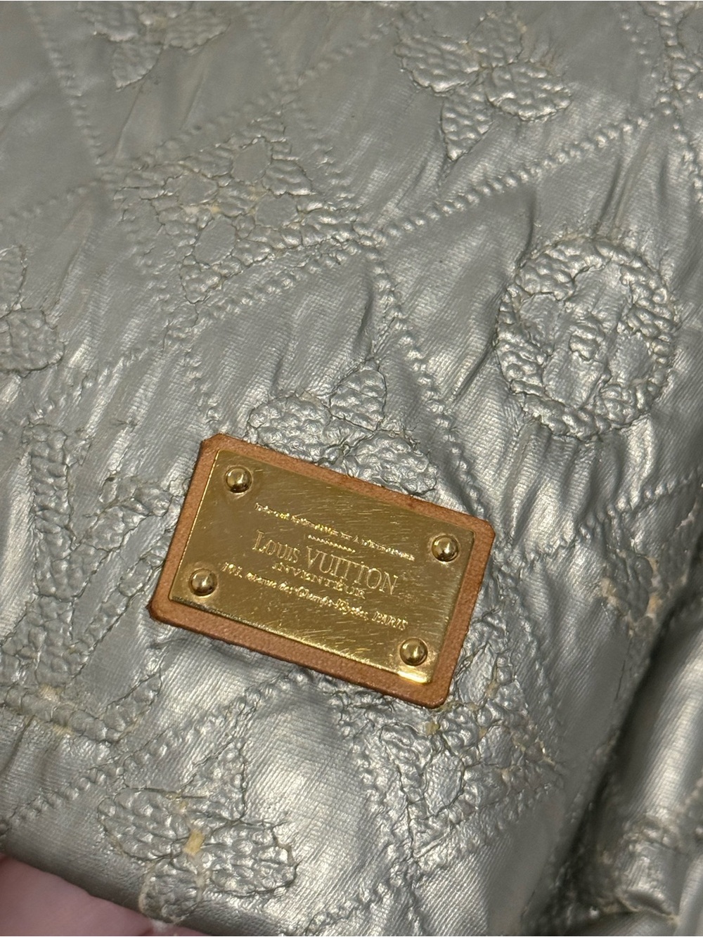 Louis Vuitton Metallic Monogram Limelight GM Clutch Bag (Oversized Silver Pearl) - Picture 4 of 14